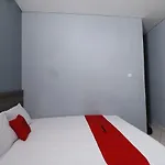 Reddoorz Plus Near Rs Harapan Kita