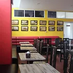 Reddoorz Plus Near Senen