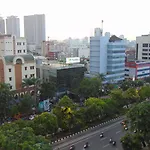 Maxonehotels.Com At Kramat