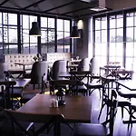 Maple Hotel Grogol