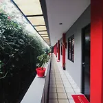 Reddoorz Plus Near Rs Fatmawati 2