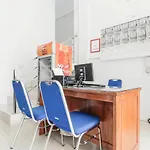 Reddoorz Near Hayam Wuruk Plaza