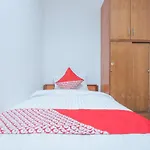 Oyo 150 Harmoni Residence