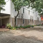 Reddoorz Plus Near Upn Veteran Jakarta