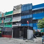 RedDoorz @ Jalan Biak Roxy Jakarta