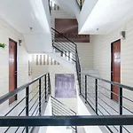 Reddoorz Plus Near Hayam Wuruk 2