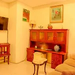 1 Vintage Bedroom At Cosmo Terrace Apartment By Travelio