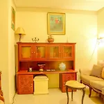 1 Vintage Bedroom At Cosmo Terrace Apartment By Travelio