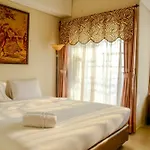 1 Vintage Bedroom At Cosmo Terrace Apartment By Travelio