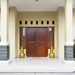 Reddoorz @ Utan Kayu