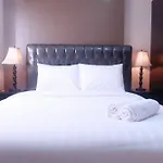 1 Bedroom The Wave Epicentrum By Travelio