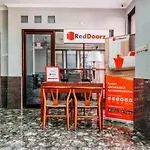 Reddoorz Plus Near Mall Taman Anggrek 2
