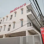 Reddoorz Near Taman Palem