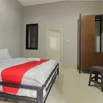 Reddoorz Near Puri Indah Mall