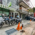 Reddoorz Plus Near Mall Taman Anggrek 2