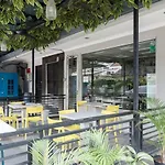 Reddoorz Plus Near Mangga Besar Station 2