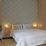 Plaza 54 Residence