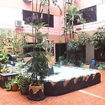 Reddoorz Plus Near Rscm Jakarta