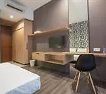 Reddoorz Plus Near Wtc Sudirman 2