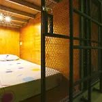 Kabin Kapsul Kayu Jati I - Hostel