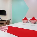 Oyo 127 W Residence