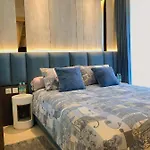 Gold Coast Pik Sea View Apartments By Longesuites