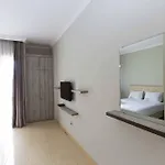 Reddoorz At Pejompongan Baru