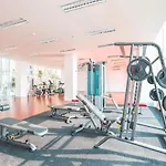Super Oyo Collection O 16 Vittoria Residence