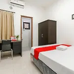 Reddoorz Plus Near Trisakti University