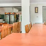 Reddoorz Near Taman Mini Jakarta
