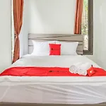 Reddoorz Near Taman Mini Jakarta