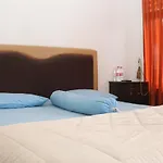Oyo 2752 Kost Anyelir 15