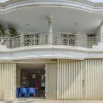 RedDoorz Hostel @ Feliz Noche Cengkareng