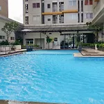 Comfy And Modern Studio Pakubuwono Terrace Apartment By Travelio