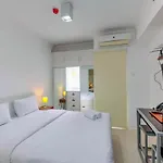 Comfy And Modern Studio Pakubuwono Terrace Apartment By Travelio