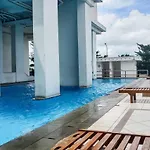 Comfy And Modern Studio Pakubuwono Terrace Apartment By Travelio