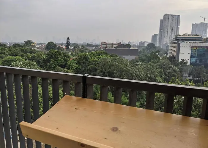Apt Pejaten Park 1 Bedroom Sage Smart Tv, Netflix, Prime, Youtube