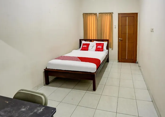 Oyo 90068 Exclusive Barkah Residence Syariah