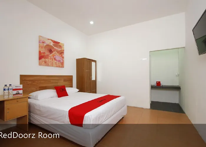 Reddoorz Plus Near Plaza Indonesia