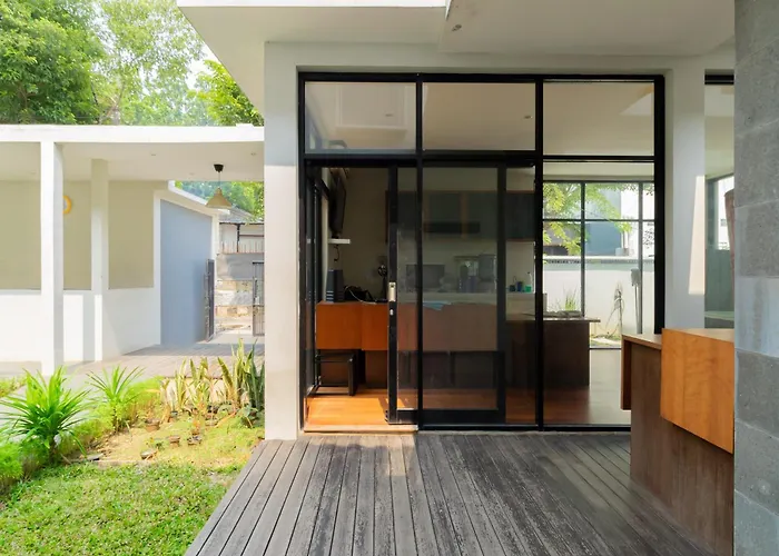 Reddoorz Near Transmart Kalimalang