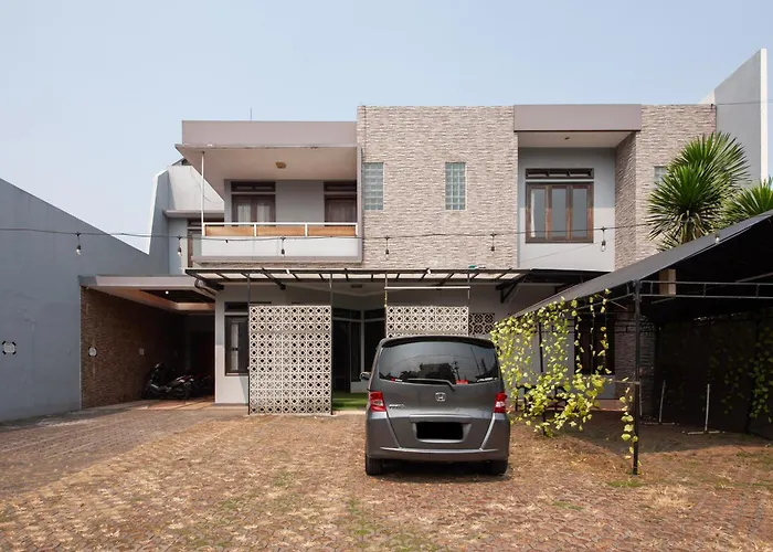 Reddoorz Plus Near Kelapa Dua Kebon Jeruk