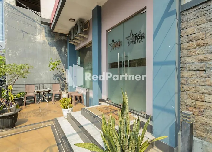 Star Hotel Jaksa Mitra Reddoorz