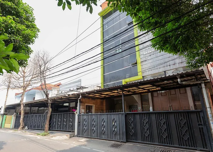 RedDoorz near Halim Perdanakusuma 3