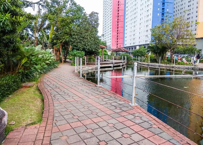 Strategic And Comfy 2Br At Green Pramuka City Apartment By Travelio