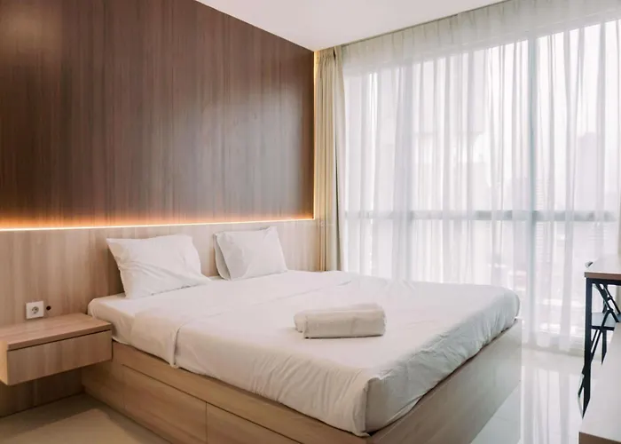 Spacious And Warm 2Br At Ciputra World 2 Apartment By Travelio