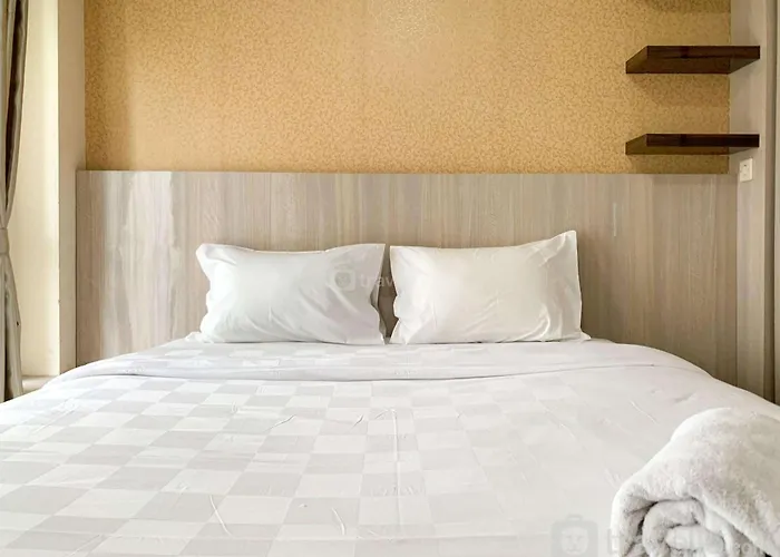 Modern Look And Comfy Studio Tifolia Apartment By Travelio