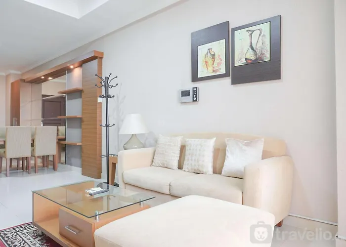 Comfort And Simply Look 1Br At Bellezza Apartment By Travelio