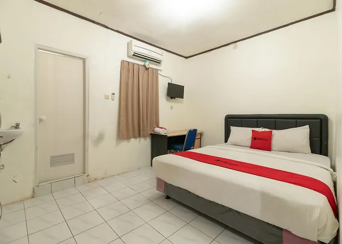 Reddoorz Near Pondok Indah Water Park