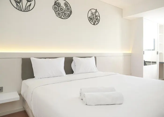 New And Minimalist Stay 2Br At Daan Mogot City Apartment By Travelio