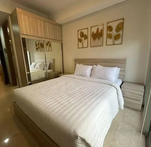 Gold Coast Studio Seaview Room